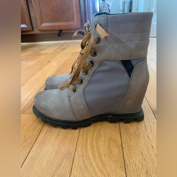 Sorel Shoes - Sorel Lexie Boots Size 8
